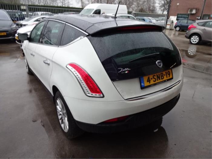 Lancia Delta 2.0 D Multijet 16V 165 Samochód złomowany (2011, Bialy)
