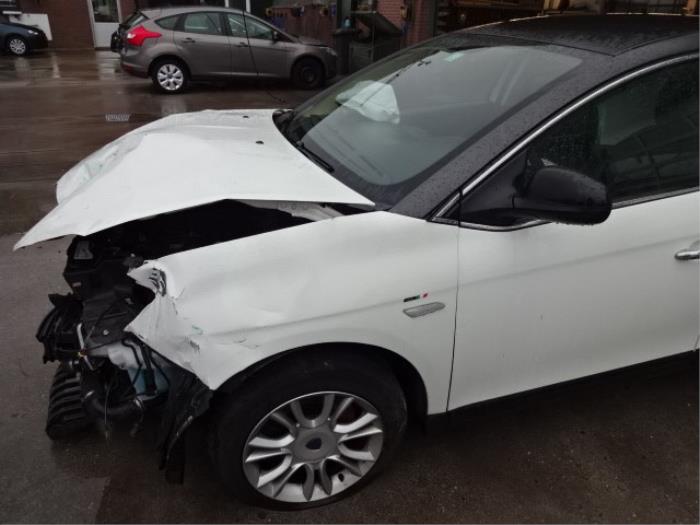 Lancia Delta 2.0 D Multijet 16V 165 Samochód złomowany (2011, Bialy)