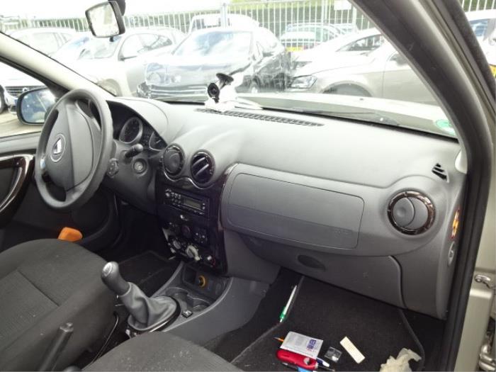 Dacia Duster 1.6 16V Épave (2010, Gris)