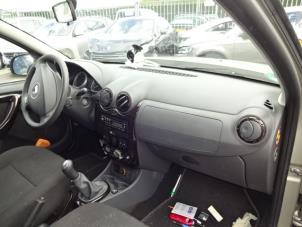 Dacia Duster 1.6 16V Épave (2010, Gris)