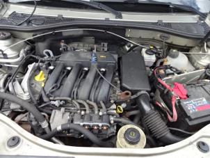 Dacia Duster 1.6 16V Épave (2010, Gris)