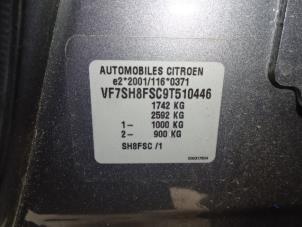 Citroen C3 Picasso 1.4 16V VTI 95 Épave (2009, Gris)