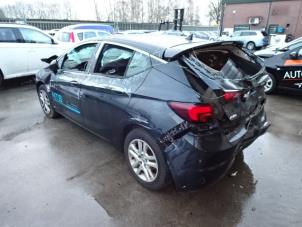 Opel Astra K 1.6 CDTI 110 16V Épave (2016, Noir)