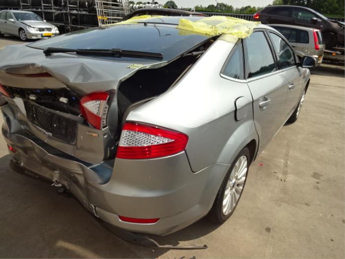 Ford Mondeo IV 2.0 TDCi 140 16V Épave (2010, Gris)
