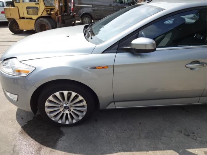 Ford Mondeo IV 2.0 TDCi 140 16V Épave (2010, Gris)