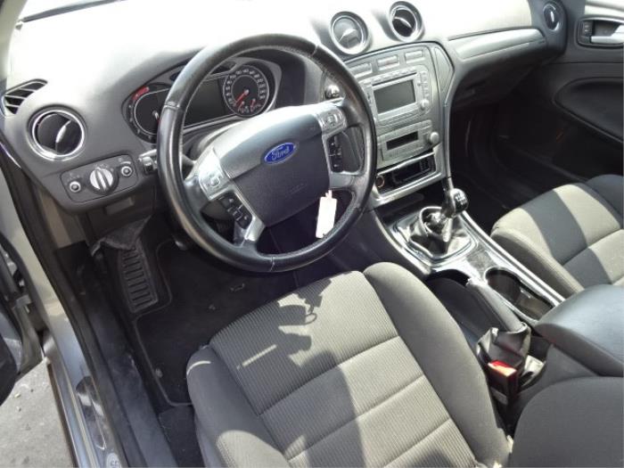 Ford Mondeo IV 2.0 TDCi 140 16V Épave (2010, Gris)
