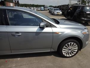 Ford Mondeo IV 2.0 TDCi 140 16V Épave (2010, Gris)