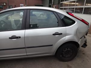 Ford Focus 2 1.4 16V Épave (2006, Gris)