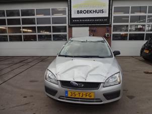 Ford Focus 2 1.4 16V Épave (2006, Gris)
