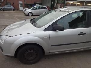 Ford Focus 2 1.4 16V Épave (2006, Gris)