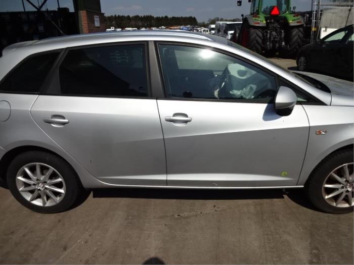 Seat Ibiza ST 1.2 TDI Ecomotive Épave (2012, Gris)