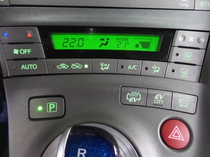 Toyota Prius 1.8 16V Plug-in Épave (2012, Bleu)