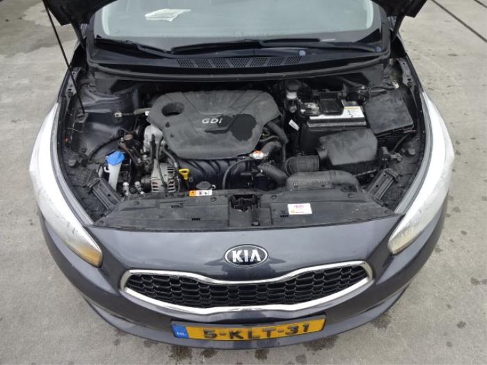 Kia Cee'd 1.6 GDI 16V Samochód złomowany (2013, Szary)