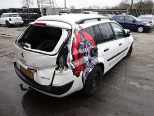 Renault Megane II Grandtour 1.5 dCi 85 Épave (2006, Blanc)