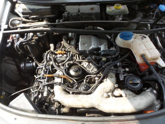 Audi A6 Avant Quattro 3.0 TDI V6 24V Samochód złomowany (2008, Szary)