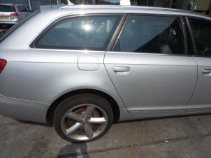Audi A6 Avant Quattro 3.0 TDI V6 24V Samochód złomowany (2008, Szary)