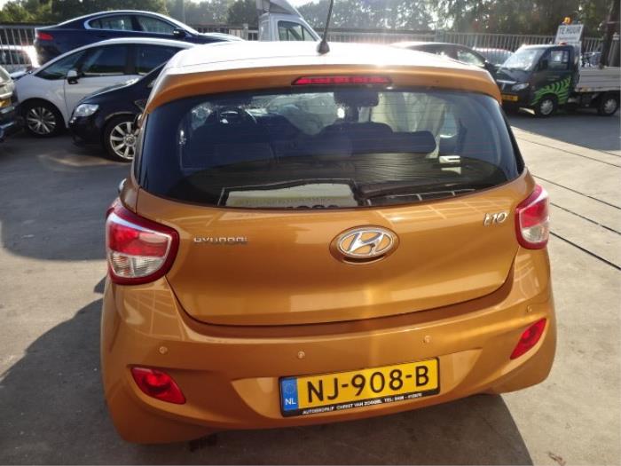 Hyundai i10 1.0 12V Schrottauto (2015, Orange)