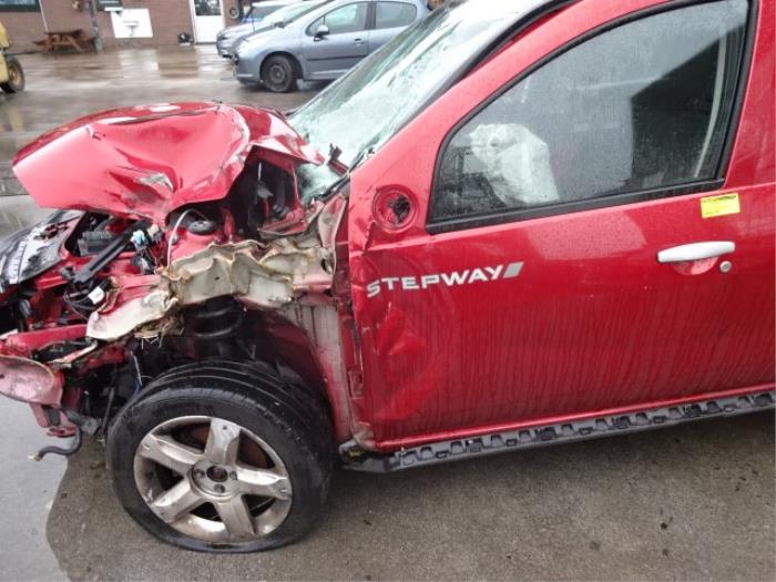 Dacia Sandero I 1.6 MPI 85 Épave (2011, Rouge)