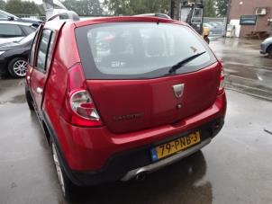 Dacia Sandero I 1.6 MPI 85 Épave (2011, Rouge)