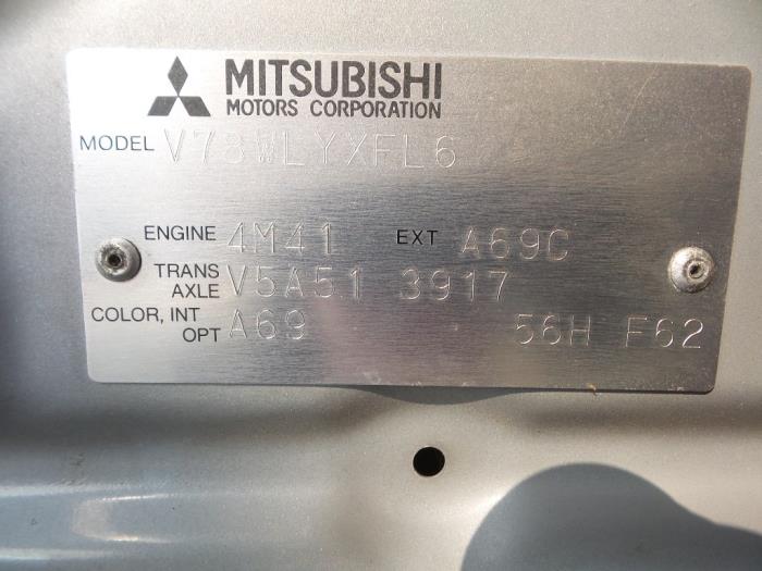 Mitsubishi Pajero Hardtop 3.2 DI-D 16V Long Schrottauto (2000, Grau)