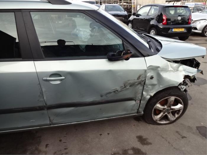 Skoda Fabia II Combi 1.2 TSI Épave (2011, Vert)