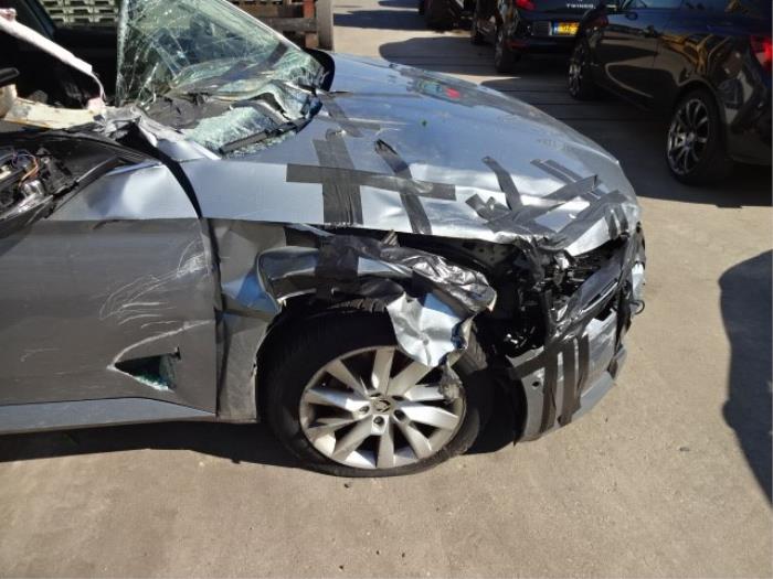Skoda Superb 1.6 TDI Épave (2016, Gris)