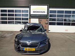 Skoda Superb 1.6 TDI Épave (2016, Gris)