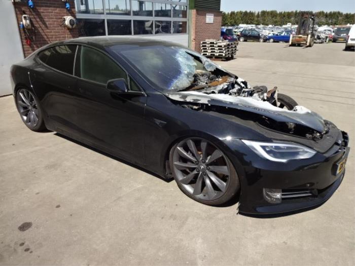 Tesla Model S 75D Épave (2017, Noir)