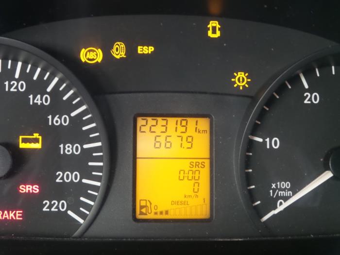 Mercedes Vito 2.2 109 CDI 16V Skrotfordon (2009, WIT)