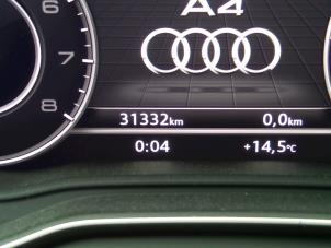 Audi A4 2.0 T MHEV 16V Samochód złomowany (2018, Czarny)