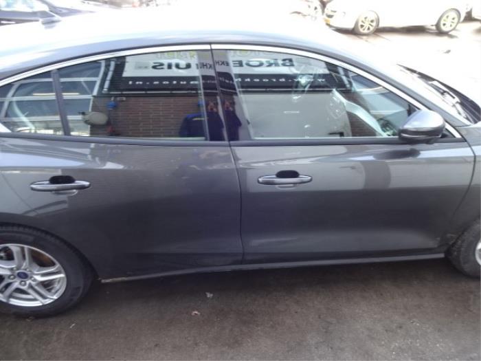 Ford Focus 4 1.0 Ti-VCT EcoBoost 12V 100 Épave (2019, Gris)