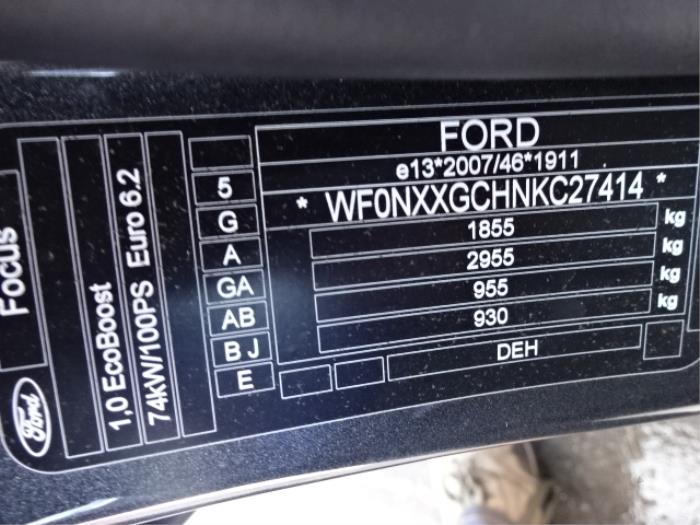 Ford Focus 4 1.0 Ti-VCT EcoBoost 12V 100 Épave (2019, Gris)