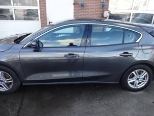 Ford Focus 4 1.0 Ti-VCT EcoBoost 12V 100 Épave (2019, Gris)