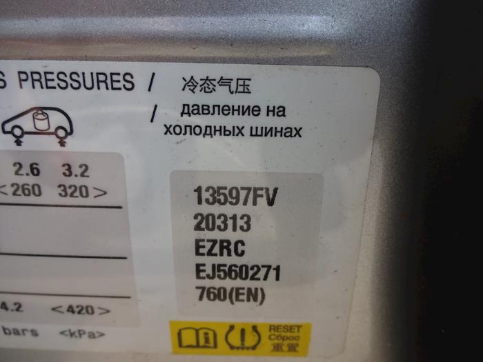 Citroen C4 Picasso 1.6 e-HDi 115 Schrottauto (2014, Grau)