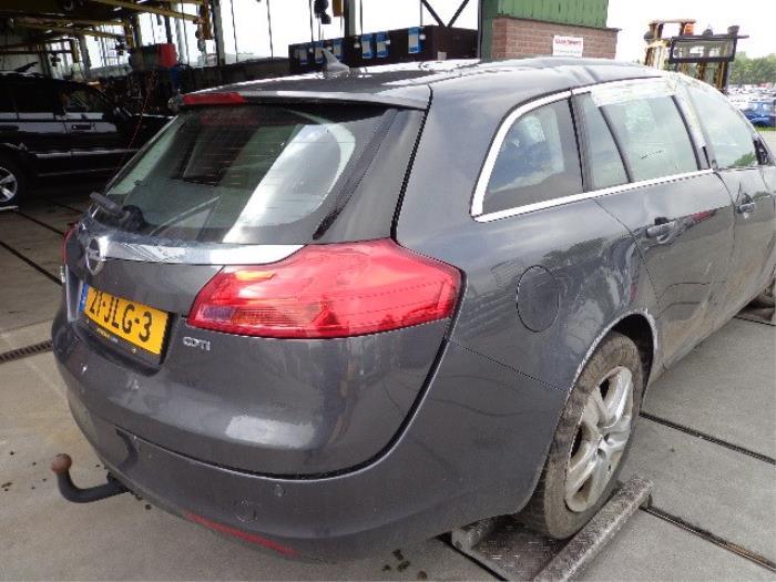 Opel Insignia Sports Tourer 2.0 CDTI 16V 110 Ecotec Samochód złomowany (2009, Szary)