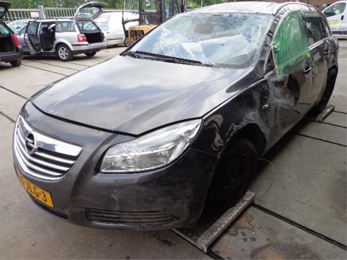 Opel Insignia Sports Tourer 2.0 CDTI 16V 110 Ecotec Samochód złomowany (2009, Szary)