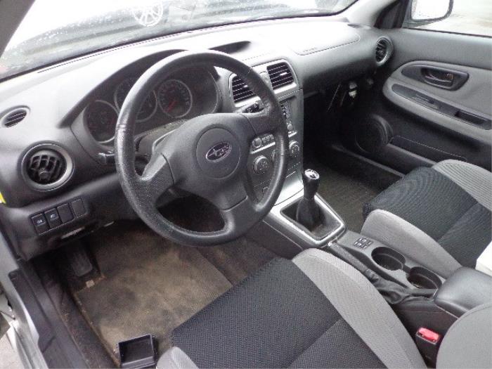 Subaru Impreza 01- Épave (2007, Gris)
