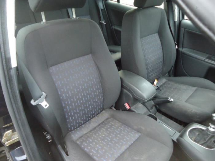 Ford Mondeo III Wagon 1.8 16V Épave (2003, Noir)