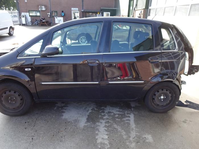 Lancia Musa 1.3 JTD Multijet 95 Samochód złomowany (2012, Czarny)