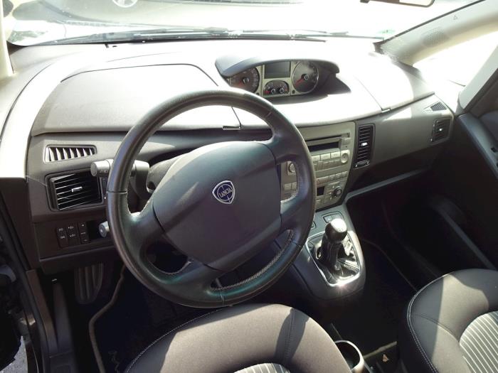 Lancia Musa 1.3 JTD Multijet 95 Samochód złomowany (2012, Czarny)