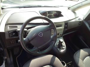 Lancia Musa 1.3 JTD Multijet 95 Samochód złomowany (2012, Czarny)