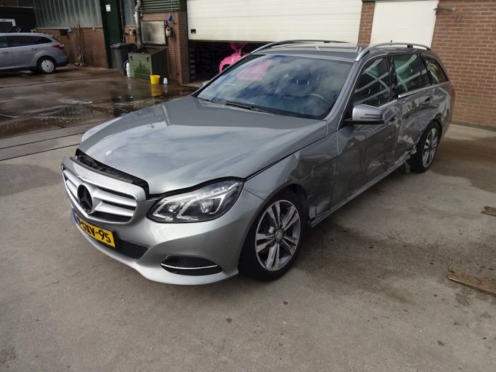 Mercedes E Estate E-200 CDI 16V BlueEfficiency,BlueTEC Épave (2013, Gris)