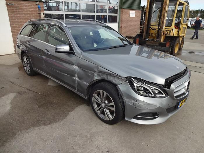 Mercedes E Estate E-200 CDI 16V BlueEfficiency,BlueTEC Épave (2013, Gris)