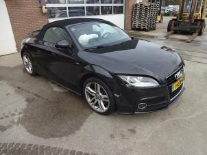 Audi TT Roadster 1.8 TFSI 16V Épave (2013, Gris)