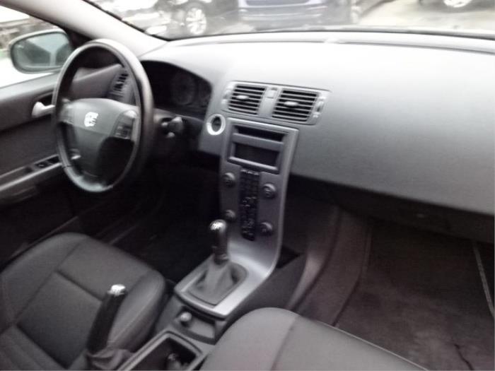 Volvo S40 1.8 16V Samochód złomowany (2006, Czarny)