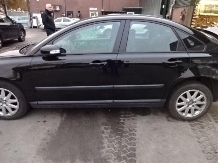 Volvo S40 1.8 16V Samochód złomowany (2006, Czarny)