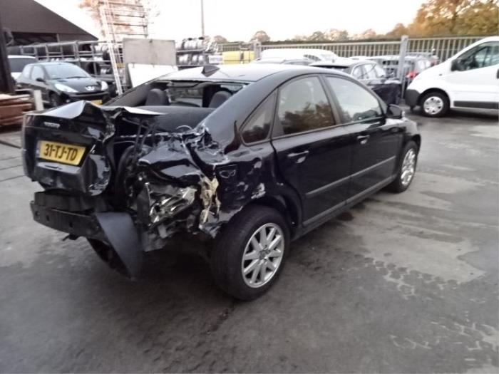 Volvo S40 1.8 16V Samochód złomowany (2006, Czarny)