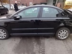 Volvo S40 1.8 16V Samochód złomowany (2006, Czarny)