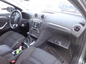 Ford Mondeo IV Wagon 1.6 Ti 16V Samochód złomowany (2008, Szary)