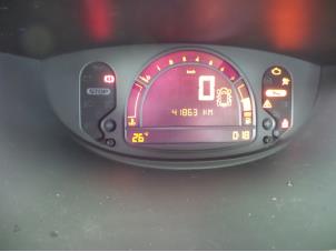 Renault Modus/Grand Modus 1.2 16V TCe Samochód złomowany (2011, Czerwony)